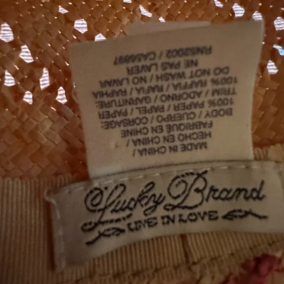 Lot - Kenneth Cole Vibrant Pink Scarf and Lucky Brand Straw Fedora - Picture 4 of 10